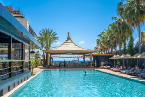 cc-media-pool_and_pool_area-3